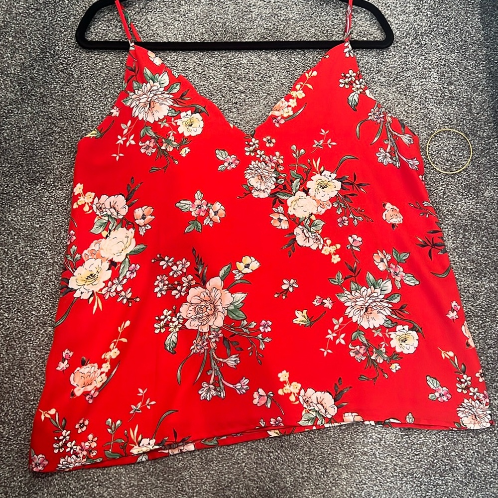 Socialite Scalloped Tank with adjustable strap’s